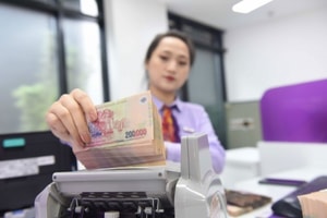 Điểm tin ngân hàng tuần qua: NHNN nới room tín dụng, nhà băng rộn ràng chổt quyền cổ tức