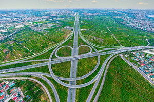 Phát triển hạ tầng bất động sản công nghiệp trên trục cao tốc phía Đông