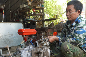 Lão nông biến đồng nát thành máy nông nghiệp thông minh, trăm người đặt mua