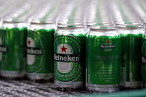 Heineken hạ dự báo tăng trưởng năm 2023 do sụt giảm doanh thu tại Việt Nam