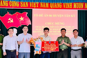 Trẻ đầu tiên ở Nghệ An hưởng dịch vụ công trực tuyến liên thông 3 trong một