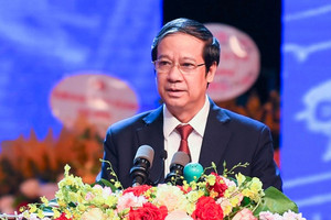 Lần đầu tiên Bộ trưởng Bộ GD-ĐT đăng đàn đối thoại với giáo viên