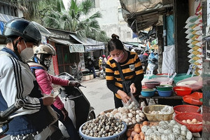 Giá gạo và các thành phẩm biến động tại các chợ dân sinh ở Hà Nội