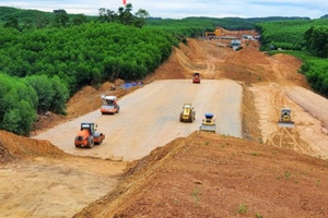 Cao tốc Bắc – Nam đoạn qua Hà Tĩnh: Thiếu vật liệu xây dựng, yêu cầu bồi thường quá cao