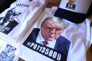 Cựu Tổng thống Trump thu được thêm 7,1 triệu USD sau vụ bắt giam