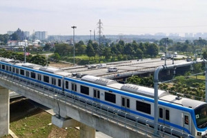 Sáng nay, đoàn tàu Metro số 1 chạy thử nghiệm toàn tuyến