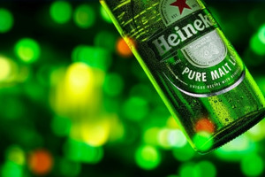 Heineken bán 7 nhà máy bia chỉ với giá 1 EURO - điều gì đang xảy ra?