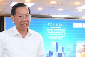 Chủ tịch TP.HCM: ‘Công chức ở thành phố không giàu nhưng sẽ đủ sống’