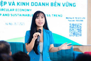 Trẻ dùng Internet sớm: Không nên cấm đoán mà hãy đồng hành cùng con