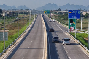 Bài học kinh nghiệm khi xây dựng 1.050 km cao tốc