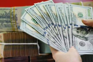 Bản tin tài chính sáng 12/9: Giá vàng và dầu tăng, USD đi xuống