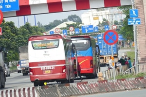 Đề xuất bổ sung quy định ngăn xe hợp đồng 'trá hình'