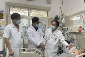 Vụ cháy chung cư mini ở Hà Nội: Nhiều nạn nhân vào viện không có ai chăm sóc