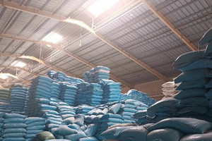 Ngân hàng 'xếp hàng' mời vay nhưng lãi suất hơi cao