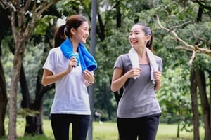 Bốn biểu hiện khi đi bộ cảnh báo bệnh tật đang đến gần