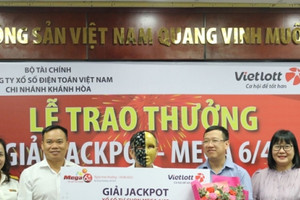 Người đàn ông trúng giải Vietlott hơn 40 tỷ đồng: Cây lưỡi hổ trong nhà xuất hiện điều bất thường như điềm báo