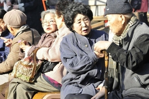 Hàn Quốc có tỷ lệ người già nghèo đói cao nhất thế giới