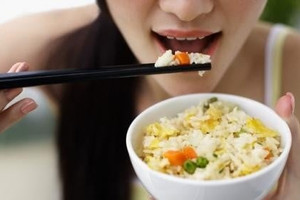 Phát hiện cách ăn cơm giúp giảm lượng đường trong máu