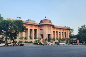 NHNN tăng quy mô tín phiếu phát hành lên gấp đôi, lãi suất liên ngân hàng giảm nhanh