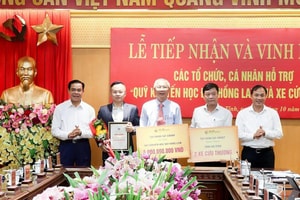 Tập đoàn của bầu Hiển hỗ trợ hàng tỷ đồng cho một Quỹ khuyến học