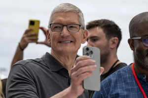 CEO Apple Tim Cook gặp mặt Bộ trưởng Bộ Công nghiệp và Công nghệ Thông tin Trung Quốc