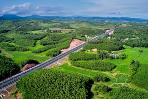 Việt Nam xây dựng 17 đường cao tốc dài 1.822km đi qua 23 tỉnh thành trong năm 2023