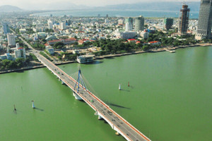 Cây cầu gần trăm tỷ duy nhất Việt Nam có thể "xoay mình" lúc nửa đêm, kéo dài 11 nhịp, người dân góp 7 tỷ xây dựng