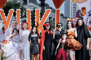 Vợ đại gia BĐS Sài thành trang trí biệt thự hoành tráng đón Halloween, ai nhìn cũng xuýt xoa quá đầu tư