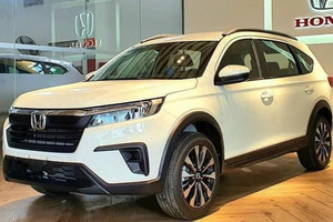 Đại lý loay hoay kiếm khách, giá ô tô giảm sâu hơn 400 triệu đồng
