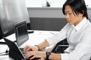 Doanh nghiệp có cần chuẩn bị nguồn nhân lực tích hợp cho AI tạo sinh?