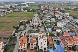 Làng tỷ phú nức tiếng ở Nam Định: Đi vài trăm mét có một dinh thự, tàu trăm tỷ xuôi ngược khắp chốn, nổi tiếng với đám cưới của "cô dâu 200 cây vàng"