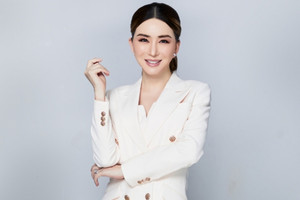 "Bà trùm" hoa hậu đứng sau Miss Universe nộp đơn bảo hộ phá sản