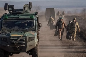 Xung đột Ukraine có thể kéo dài thêm 5 năm, Mỹ nói về nguồn cung vũ khí cho Nga