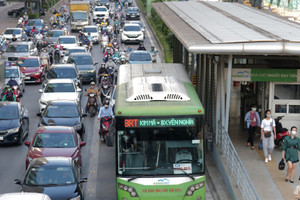 Liệu Hà Nội có "khai tử" tuyến xe buýt nhanh BRT?