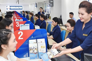 Thêm 2 ngân hàng tiếp tục giảm lãi suất tiết kiệm, gửi tiền ngân hàng nào để có lãi cao nhất?