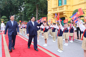 Chùm ảnh: Thủ tướng Phạm Minh Chính chủ trì lễ đón và hội đàm với Thủ tướng Campuchia