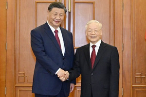 Việt Nam coi phát triển quan hệ với Trung Quốc là ưu tiên hàng đầu