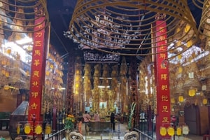Ngôi chùa cổ xứ Tây Đô có hàng trăm vòng nhang 'không bao giờ tắt', được công nhận là Di tích lịch sử cấp quốc gia