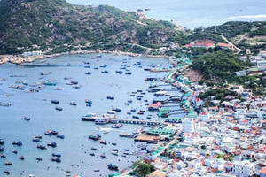 Hòn đảo chỉ rộng 3km2 nhưng nổi tiếng 'giàu có' ở miền Trung, gần như nhà nào cũng có tôm hùm