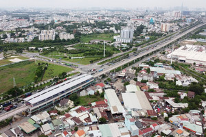 Con đường huyết mạch hơn 2.300km dài nhất cả nước: Nối liền 4 thành phố lớn, chạy dọc 31 tỉnh thành, toàn tuyến có 874 cây cầu lớn nhỏ và 4 đường hầm lịch sử của Việt Nam