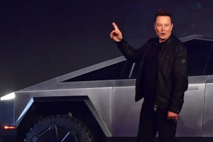 Elon Musk: 'Cybertruck có khả năng lướt trên mặt nước như một chiếc thuyền'