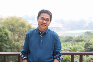 Cậu bé nghèo được cả làng góp tiền cho đi học và trở thành tỷ phú, về xây 258 biệt thự trả ơn nhưng sóng gió lại ập đến vì lòng tham vô đáy