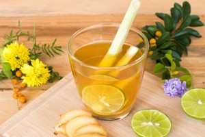 8 công dụng bất ngờ cho sức khỏe của trà làm từ loại cây có mùi thơm, vị cay phổ biến ở chợ Việt