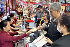 Phó Thống đốc: Giá vàng SJC cao hơn thế giới đến 20 triệu đồng là không chấp nhận được!