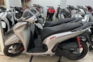 Ế ẩm kéo dài, đại lý giảm giá xe tay ga Honda SH 350i hơn 20 triệu đồng