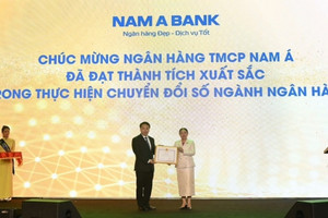 Nam A Bank - ngân hàng chuyển đổi số của năm