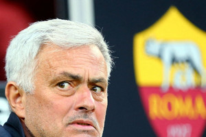 AS Roma bất ngờ sa thải Jose Mourinho