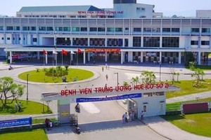 Bệnh viện Tây y đầu tiên của Việt Nam và Đông Dương: Được xây dựng bên dòng sông thơ mộng bậc nhất nước ta từ thế kỷ XIX, là một trong những bệnh viện hạng đặc biệt của quốc gia