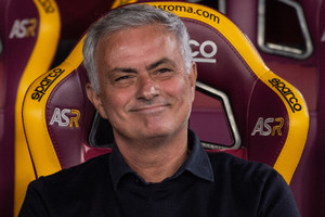 Mourinho lộ bến đỗ mới, có thể chạm trán Roma ngay tuần tới