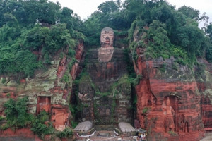 Chiêm ngưỡng bức tượng Phật đá 1.300 tuổi cao 71m lớn nhất thế giới được UNESCO công nhận, mất tới 90 năm để hoàn thành